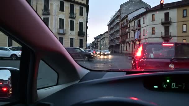 Punto Vista Desde Asiento Conducción Los Coches Detuvieron Los Semáforos — Vídeo de stock