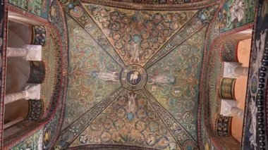 Aralık 2019, Ravenna, İtalya, San Vitale Bazilikası, video
