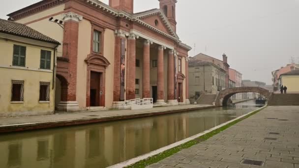 Comacchio Itália Dezembro 2019 Tiro Estático Belo Canal Casas Refletem — Vídeo de Stock