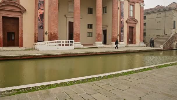 Comacchio Italy December 2019 Static Shooting Pretty Canal Houses Reflected — Stock Video