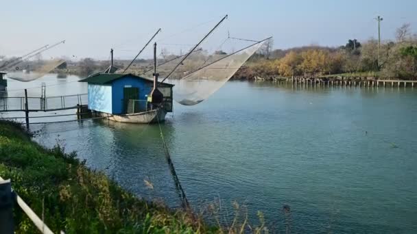Dezembro 2019 Ravenna Itália Pescador Casa Stilt Com Redes Rio — Vídeo de Stock