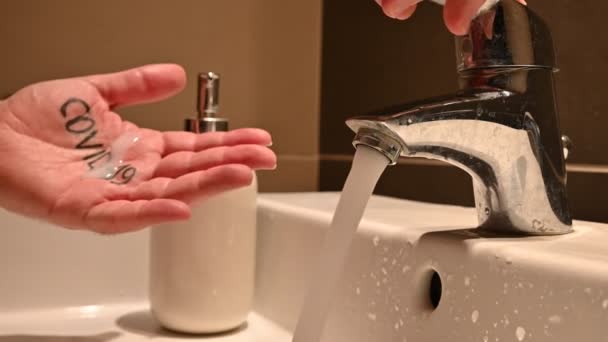 Βίντεο Του Άνδρα Πλύσιμο Των Χεριών Σαπούνι Βυθίστηκε Coronavirus Και — Αρχείο Βίντεο