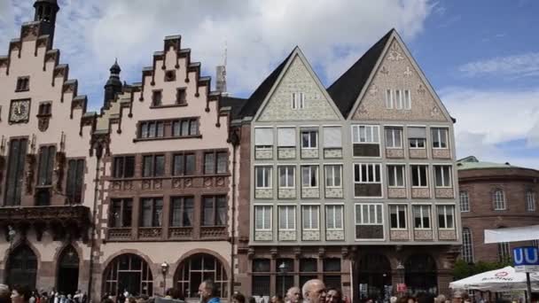 Frankfurt Main Duitsland Augustus 2019 Historische Stadsgebouwen Zeepbellen Vliegen Lucht — Stockvideo