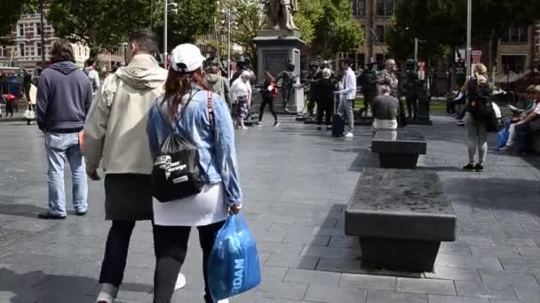 Amsterdam Nederland Augustus 2019 Het Plein Waar Het Rembrandtmonument Staat — Stockvideo