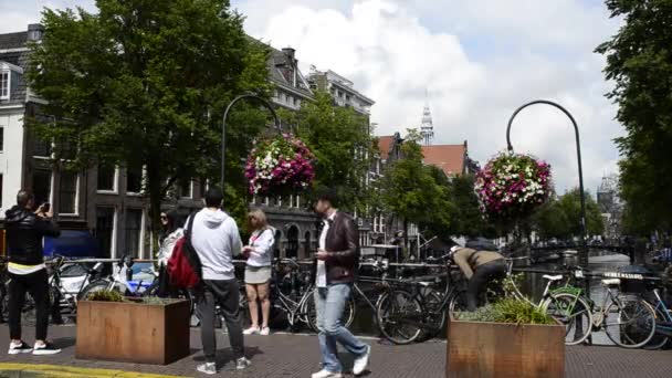 Amsterdam Holland Augusti 2019 Kanaltyperna Det Röda Ljusdistriktet Det Historiska — Stockvideo