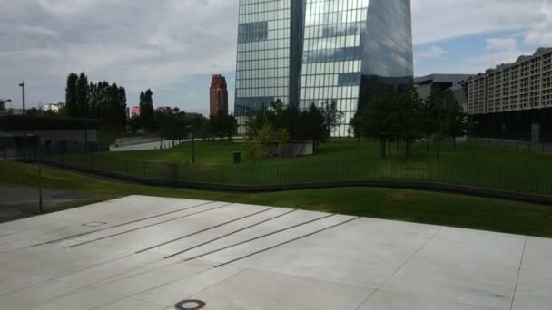 2019年8月 德国美因河畔法兰克福 现代欧洲中央银行大楼 欧洲银行 — 图库视频影像