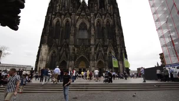 Août 2019 Cologne Allemagne Personnes Marchant Sur Place Bâtiment Cathédrale — Video