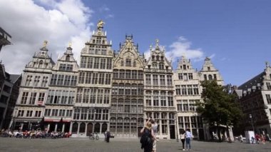 Antwerp, Flanders, Belçika, Ağustos 2019, eski kasaba meydanı, video