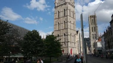 Ghent, Flanders bölgesi, Belçika, Ağustos 2019, eski şehir çan kulesi çan kulesi, video.