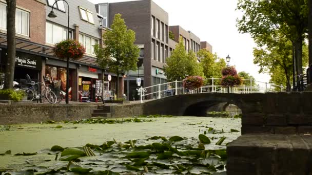 Delft Holanda Agosto 2019 Canais Encantadores Encantadores Atravessados Por Pequenas — Vídeo de Stock