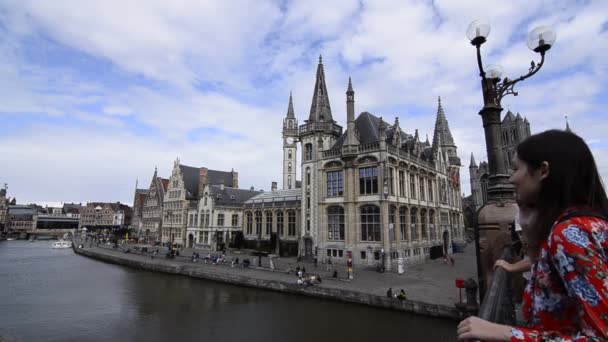 Gent Belgie Srpen 2019 Pohled Mostu Michala Krásnými Budovami Výhledem — Stock video