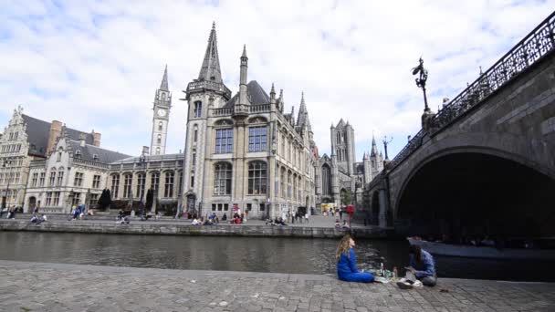 Gent Vlaanderen België Augustus 2019 Oude Stad Met Rivierkanaal Toerist — Stockvideo