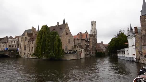 Vídeo Barcos Turísticos Canal Brujas Bélgica Flandes Occidental — Vídeos de Stock