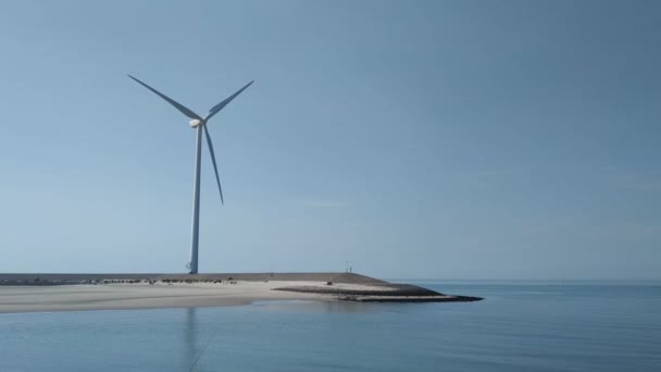 Oosterscheldekering Hollanda Ağustos 2019 Deniz Kenarına Bir Rüzgar Türbini Yerleştirildi — Stok video