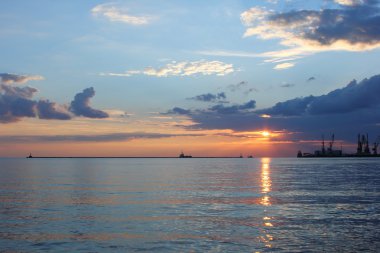 Denizde gün batımı