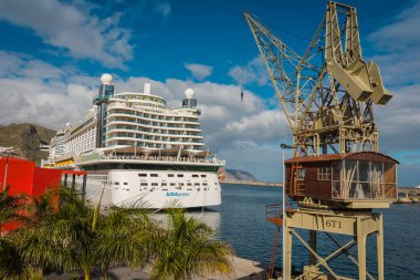 Santa Cruz, Tenerife / İspanya - 21 Şubat 2018: Santa gemilerle 