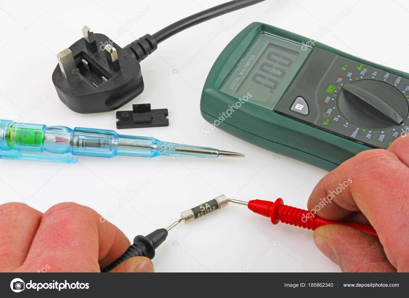 Continuity Testing Engineer Testing Fuse Multimeter — Stock Photo © Richard_Z 185862340
