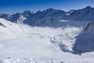 Passo del Tonale 'nin üzerindeki sihirli bulutlar