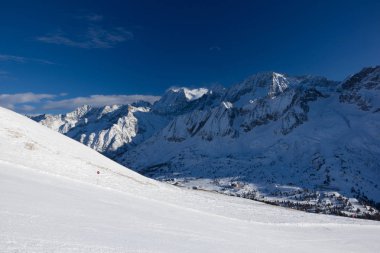 Panoramik dağ manzaralı, Passo Tonale, İtalya