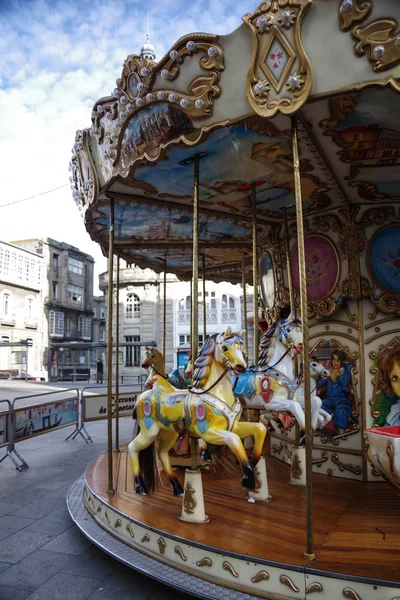 Historische carrousel op de Porta do Sol Square, Vigo, Galicie, Spanje — Stockfoto