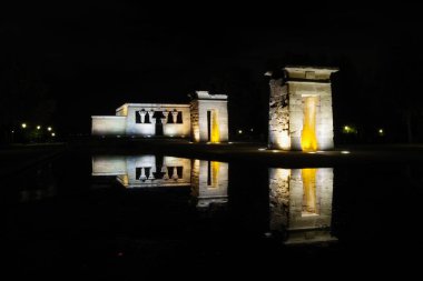 Su ayna, Debod Tapınağı, Madrid, İspanya