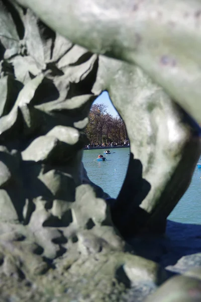 Día ordinario en el parque Retiro, Madrid, España — Foto de Stock