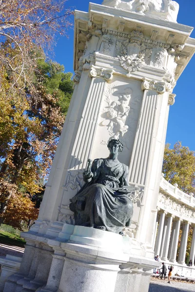 Monumento a Alfonso VII, Madrid, Spain — Stock fotografie