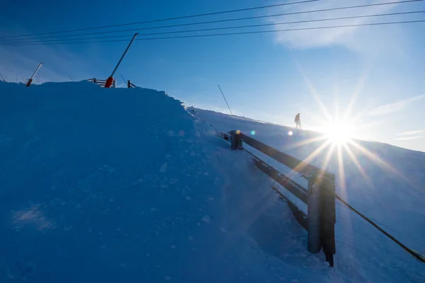 Snowboarden tijdens zonsondergang, Jasna, lage Tatra, Slowakije — Stockfoto