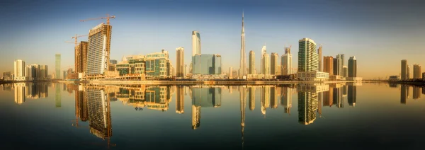 Vista panorâmica da baía de negócios e centro da cidade de Dubai, Emirados Árabes Unidos — Fotografia de Stock