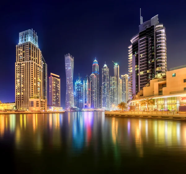 Vista panorámica de la bahía de Dubai Marina, Dubai, Emiratos Árabes Unidos — Foto de Stock