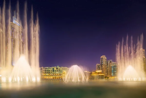 The dancing fountain of Dubai — Stock Photo, Image