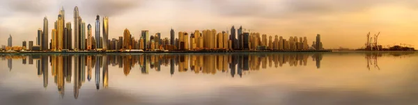 Dubai Marina bay, Emirati Arabi Uniti — Foto Stock