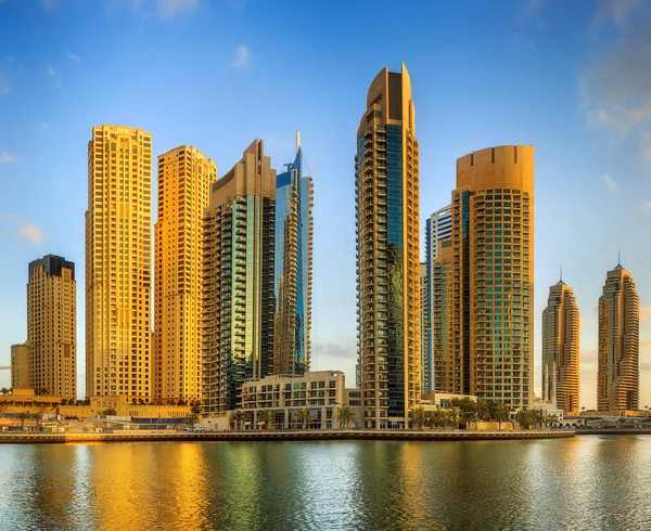Dubai marina bay, uae — стокове фото