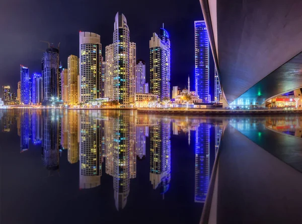 Dubai marina baai, uae — Stockfoto