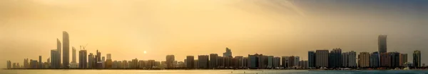 Skyline von Abu Dhabi — Stockfoto