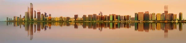 Skyline von Abu Dhabi — Stockfoto