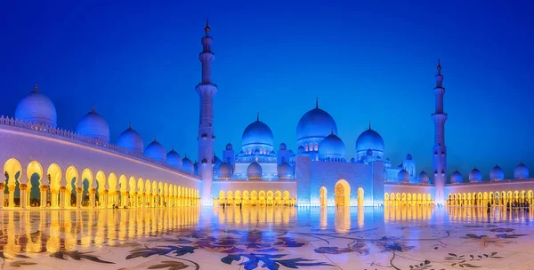 Большая мечеть шейха Зайеда — стоковое фото