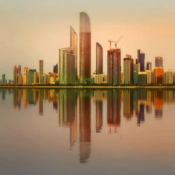 Skyline d'Abu Dhabi — Photo