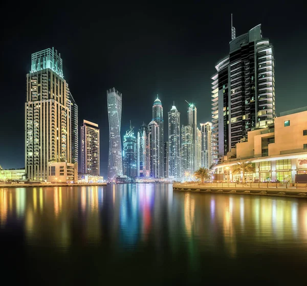 Dubai Marina bay, Spojené arabské emiráty — Stock fotografie