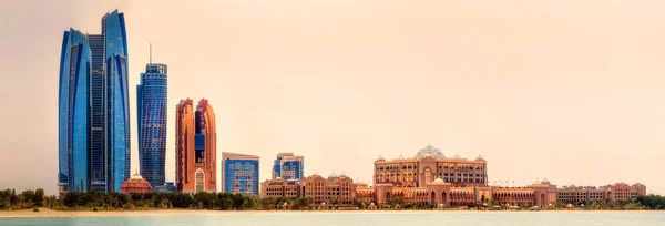 Abu Dhabi Skyline — Stockfoto