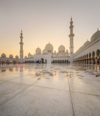 Şeyh Zayed Büyük Cami