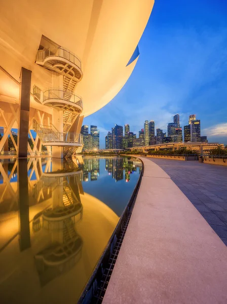 Singapur manzarası ve marina Bay görünümü — Stok fotoğraf