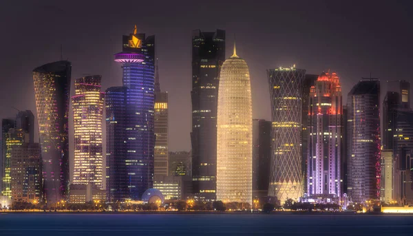 Batı Körfezi ve Doha Şehir Merkezi, Katar manzarası — Stok fotoğraf