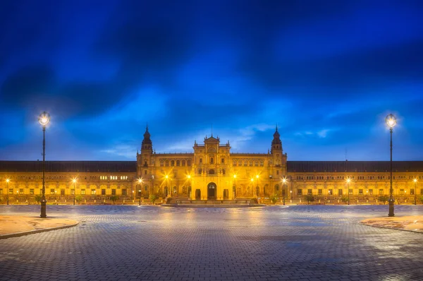 塞维利亚日落时的西班牙广场景观 — 图库照片