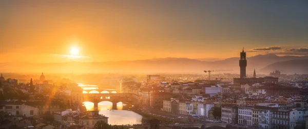 Arno River and Basilica at sunset Florence, Italy — Stock Photo, Image