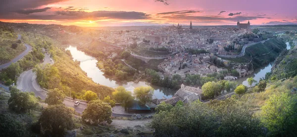 Panoramisch uitzicht op Toledo en de Taag, Spanje — Stockfoto