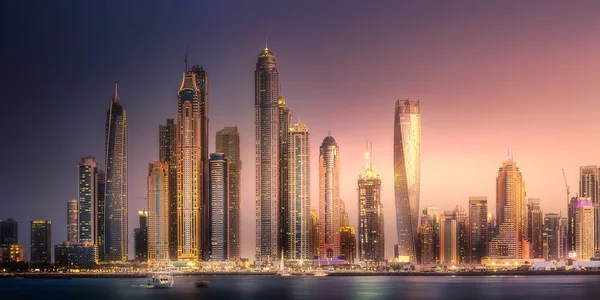 Dubai Marina bay view från Palm Jumeirah, Förenade Arabemiraten — Stockfoto