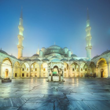 Süleymaniye Camii iç Meydanı veya Sultanahmet Camii