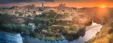 Toledo ve Tagus Nehri 'nin Panorama manzarası, İspanya