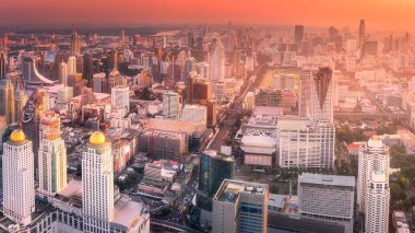 Gün batımı cityscape gökdelenler Bangkok ile